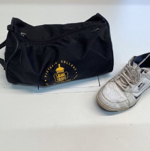 VCP	Bootbag Contains: Shinpads, Slazenger trainers (Size 8)